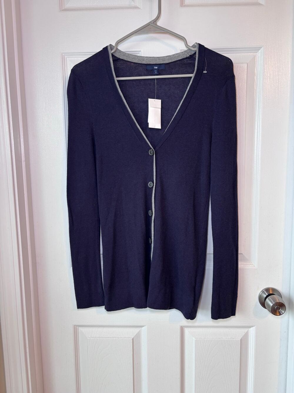 NWT Gap Navy Blue V-Neck Cardigan Sweater Gray Trim Women’s M 2009